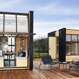 https://le-12-villa-ebreuil.hotels-rhonealpes.com